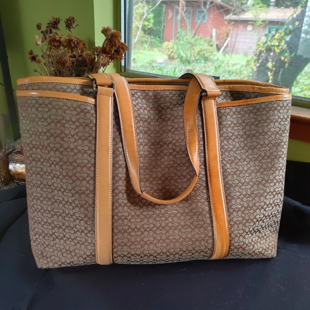 Classic Coach signature tote
